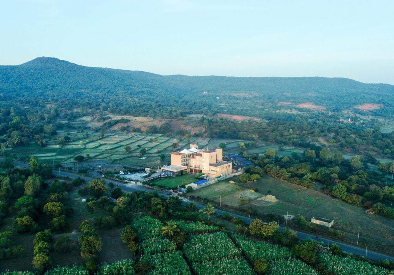 Regenta Resort Belagavi מראה חיצוני תמונה