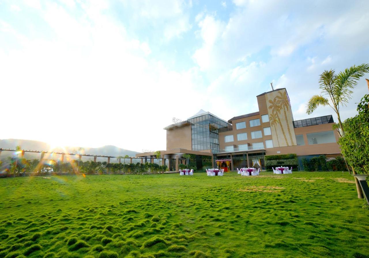 Regenta Resort Belagavi מראה חיצוני תמונה
